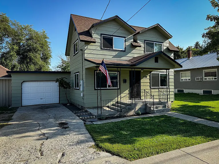 1730 Broadway St — Photo 2