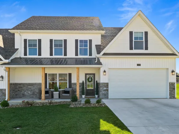 139 Steve Cir, Hurricane, WV 25526