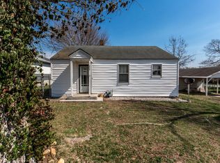 208 Kennedy Ave, Clever, MO 65631