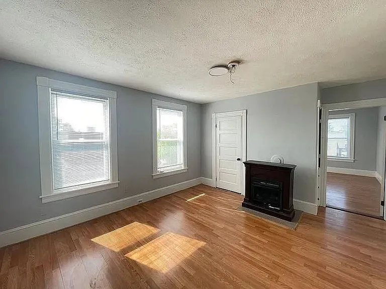 231 Laurel St #3 — Photo 6
