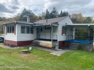 109 State Route 690, Moscow, PA 18444