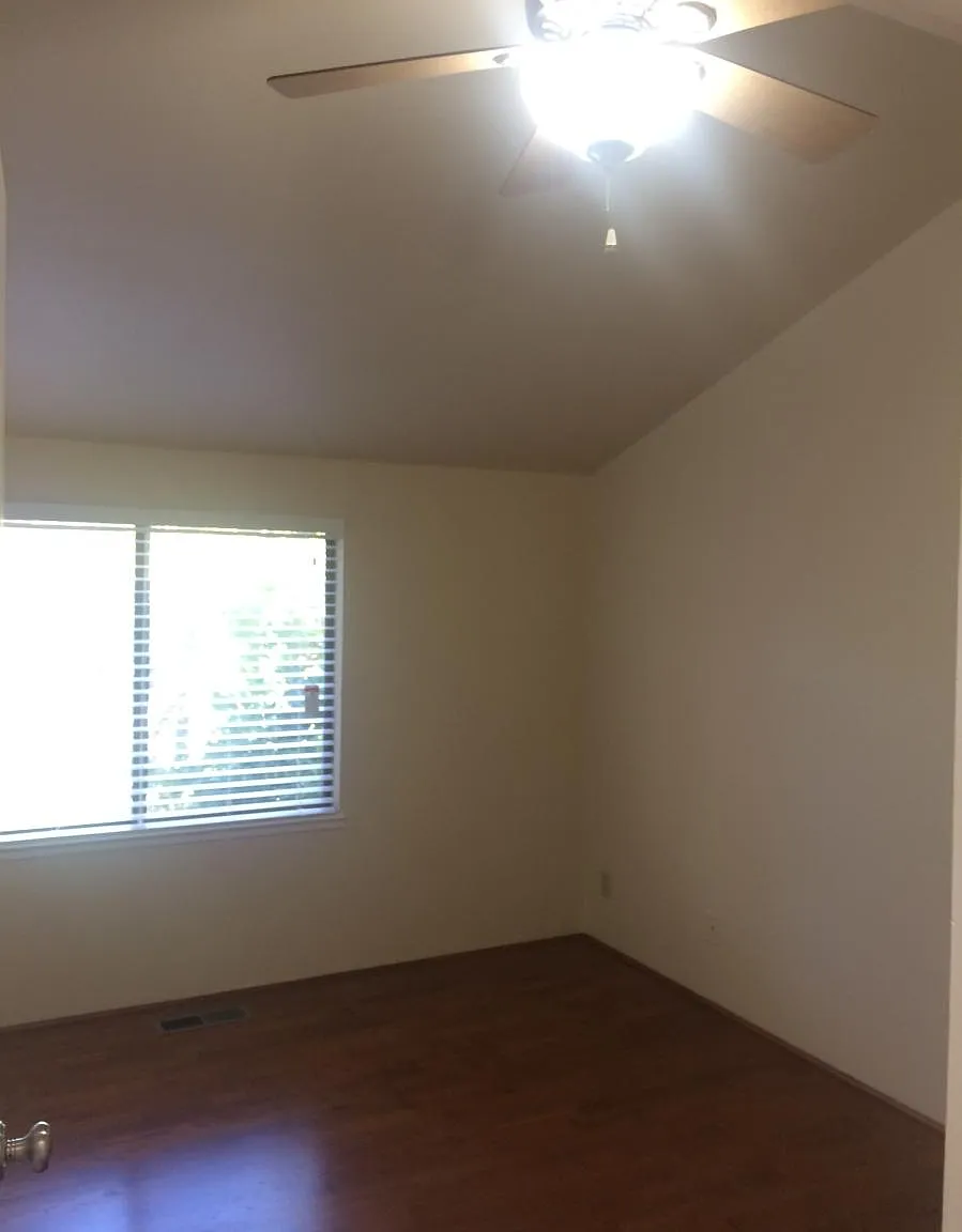 3 bed, 2.5 bath, 1448 sqft, $5,000 — Photo 2