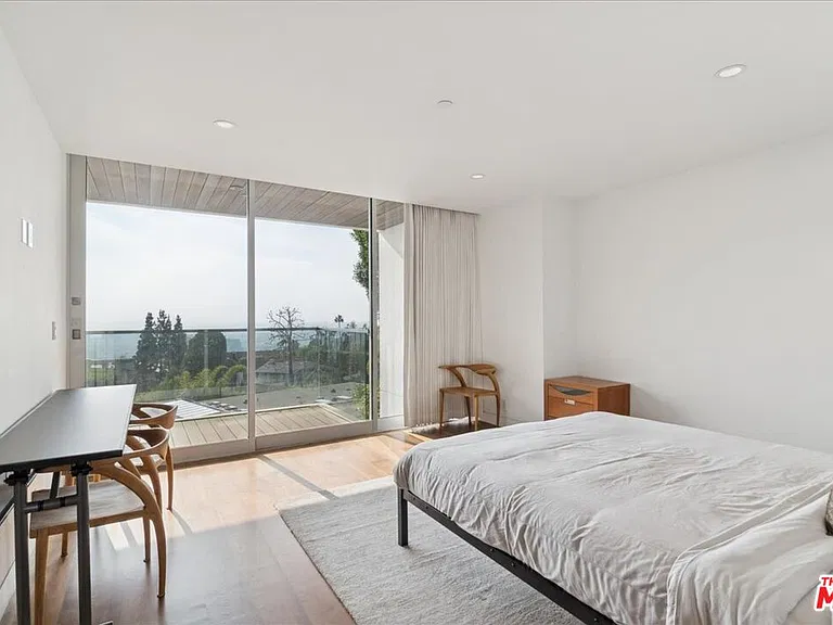 1232 Sunset Plaza Dr — Photo 43
