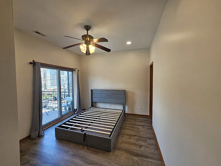 1326 W Grenshaw St #2-D — Photo 8