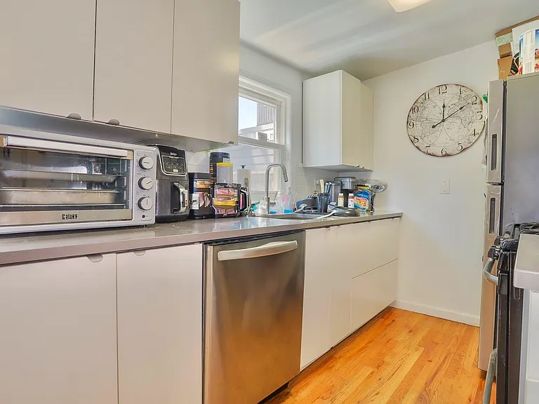265 3rd St #3 — Photo 7
