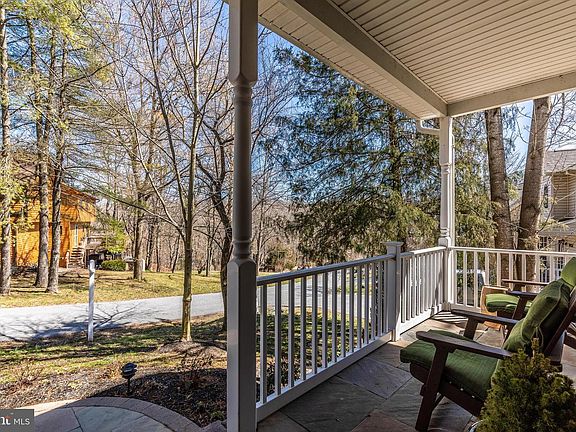 3rd image of 6696 Glen Ln