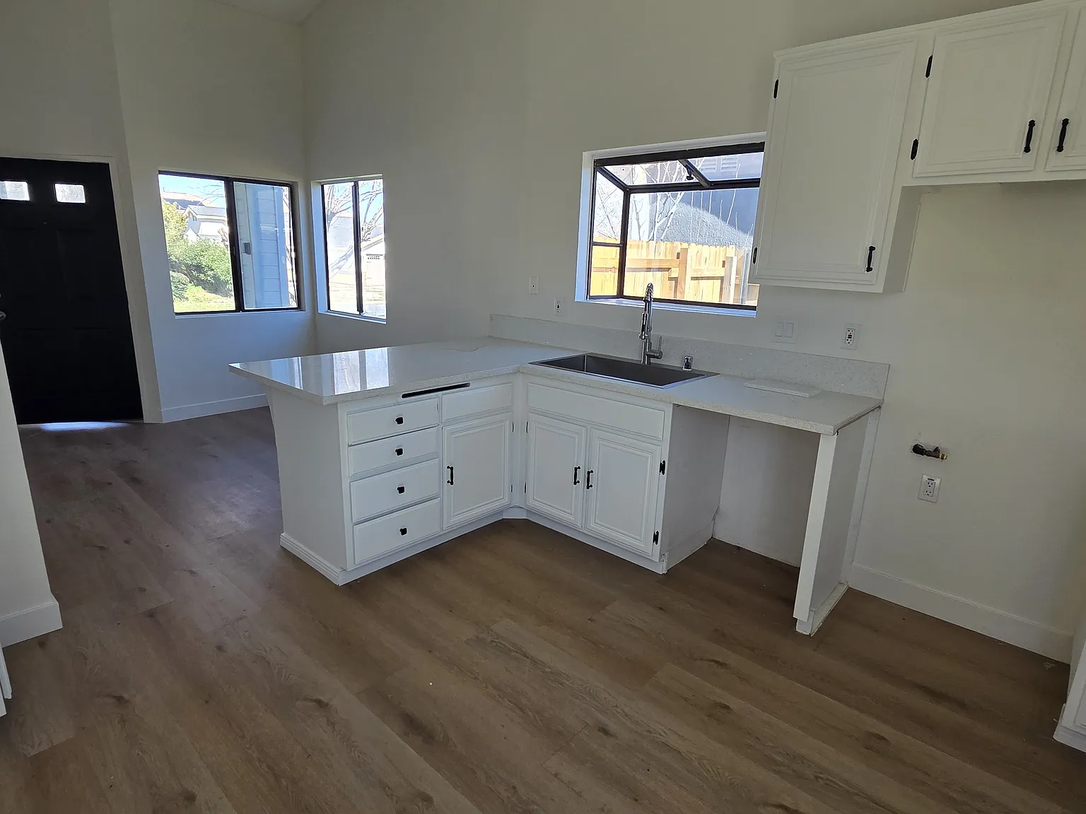 14179 Rosewood Dr — Photo 3