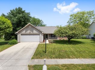 12014 Colbarn Dr, Fishers, IN 46038