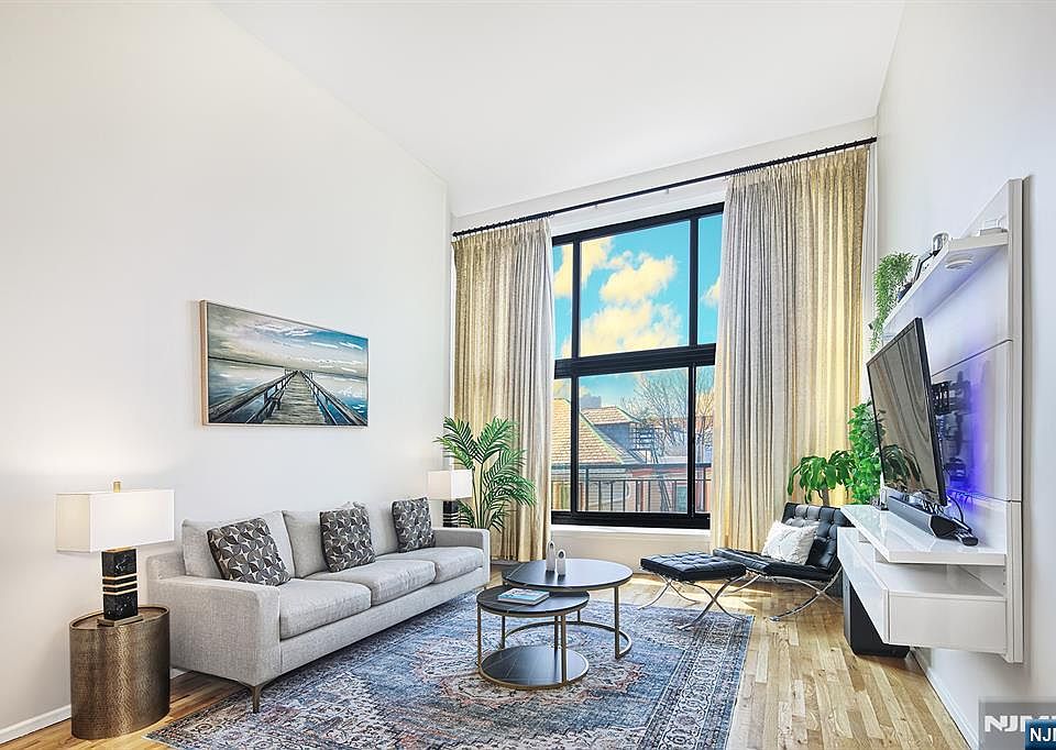 1st image of 518 Gregory Ave APT A318