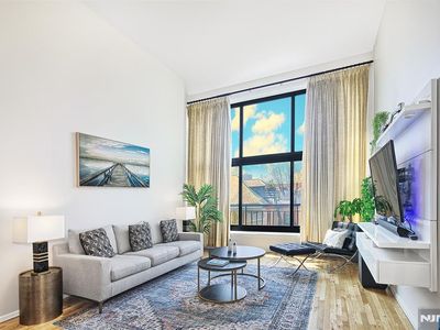 518 Gregory Ave APT A318, Weehawken, NJ, 07086