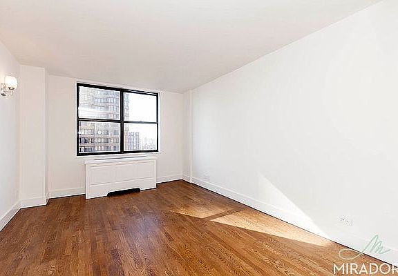 4th image of 330 E 39th St APT 36C