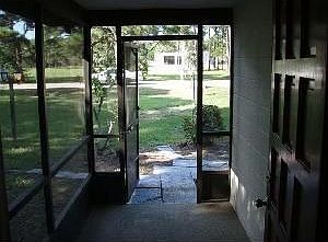 2nd image of 865 Morrison Ave