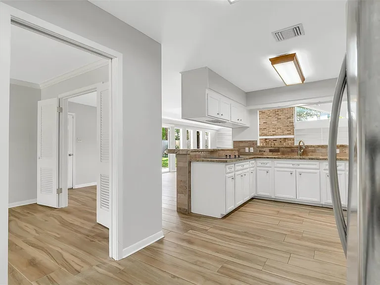 442 Mignon Ln — Photo 8