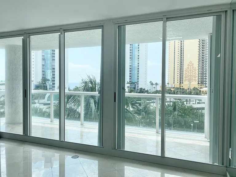 16400 Collins Ave #542 — Photo 5