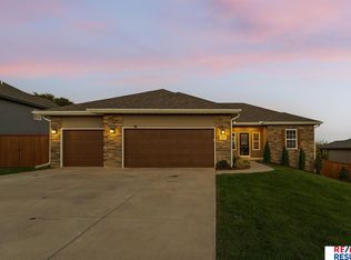 703 S 16th St, Fort Calhoun, NE 68023