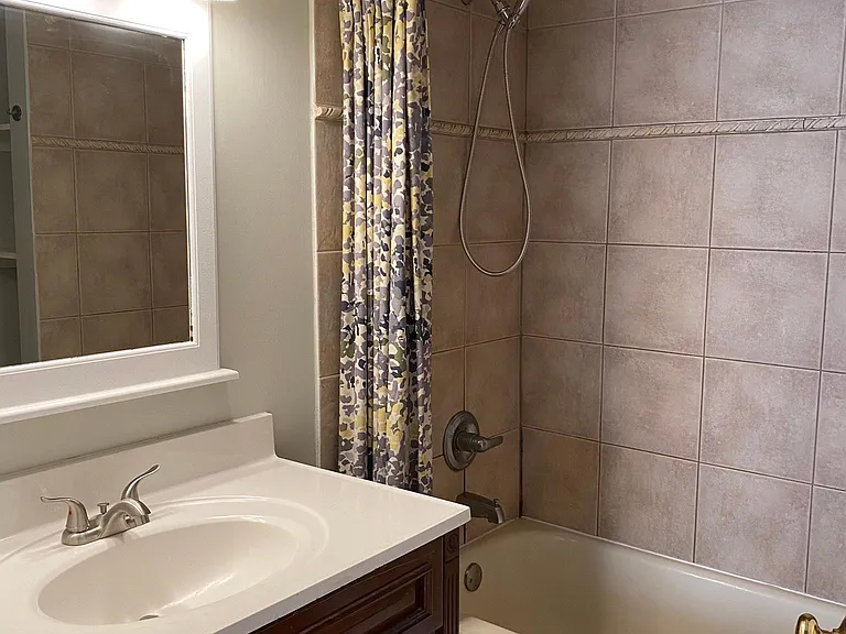 411 Washington St — Photo 10