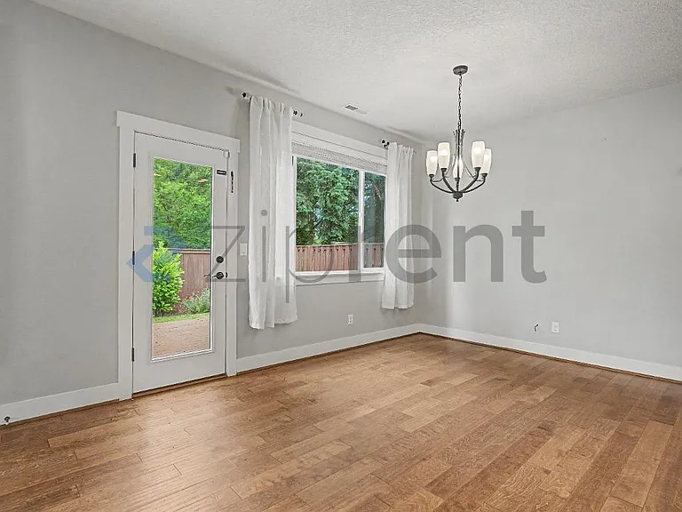 28623 Greenway Dr — Photo 11