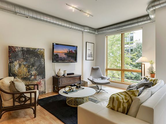3rd image of 2845 Colfax Ave S APT 205