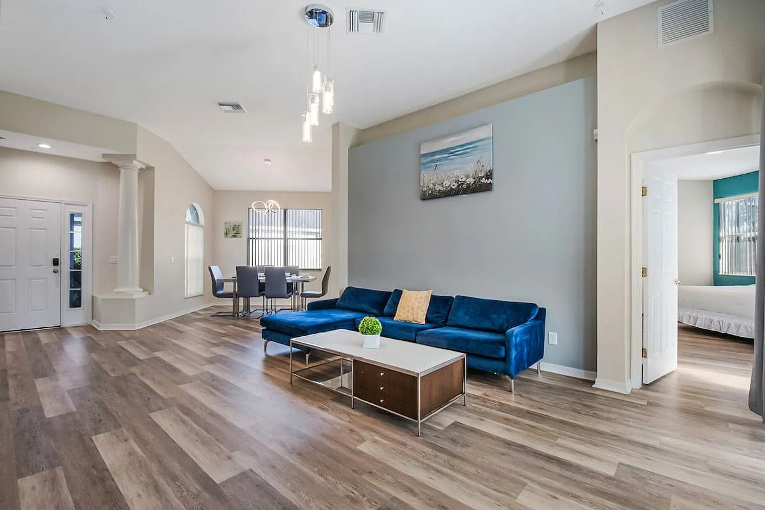 6 bed, 4.0 bath, $9,667 — Photo 3