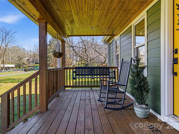 5th image of 39 W Haven Dr