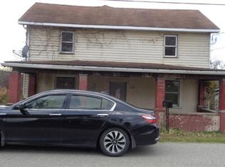 709 Broadford Rd, Connellsville, PA 15425