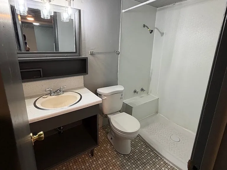 4750 Lafayette Ave — Photo 7