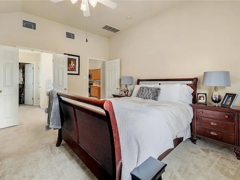 107 N Pauley Dr — Photo 6