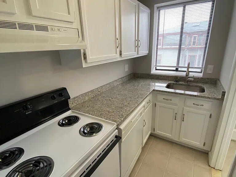 75 & 77 Elm Street — Photo 16