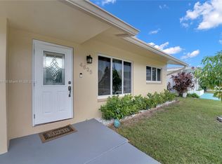 4625 NW 44th St, Tamarac, FL 33319