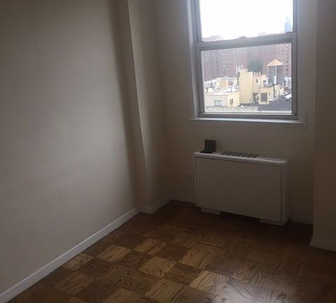 5th image of 245 E 19th St APT 17e