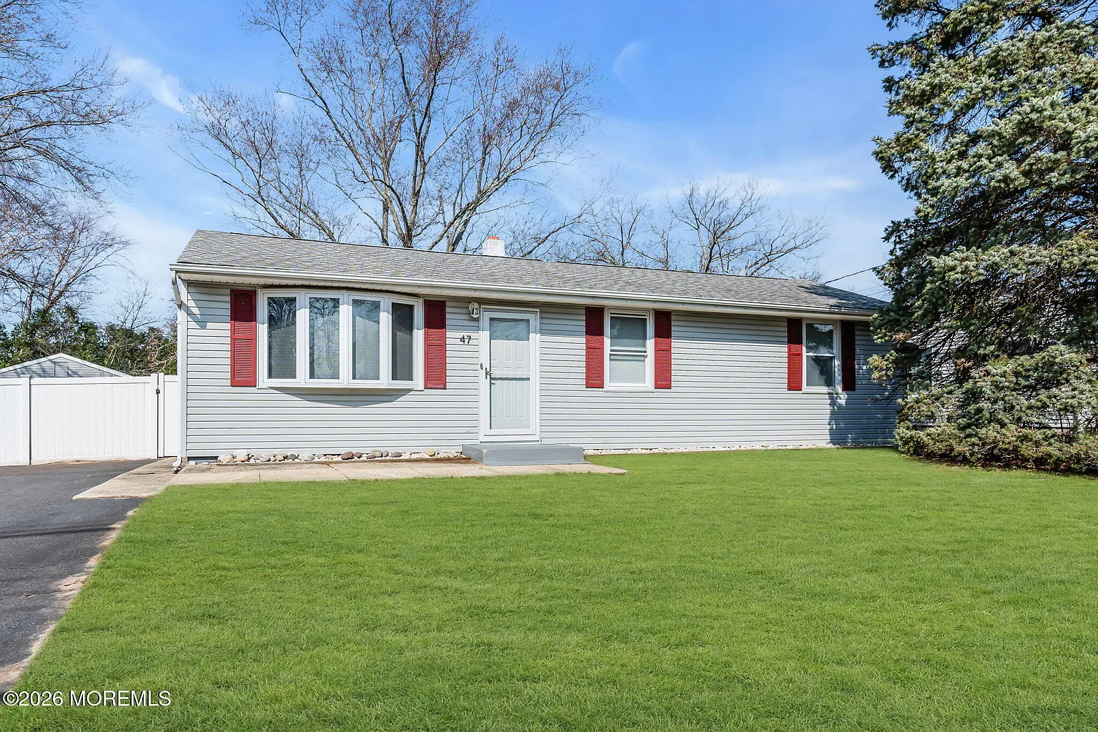 47 Western Drive photo 1