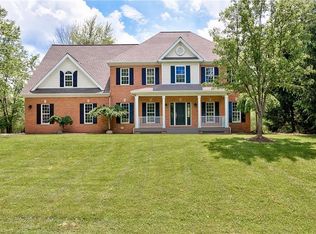 8329 Bainbrook Dr, Chagrin Falls, OH 44023