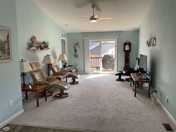 3rd image of 18 Diamond Ave