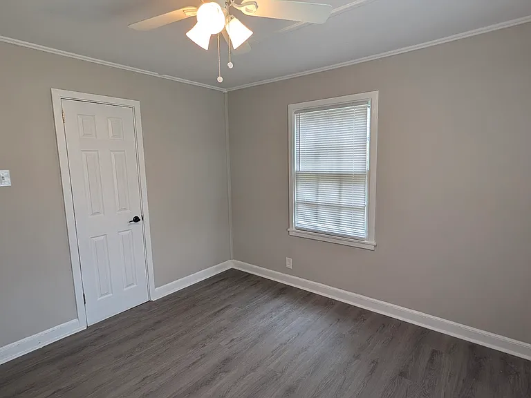 102 Marshall Dr — Photo 9
