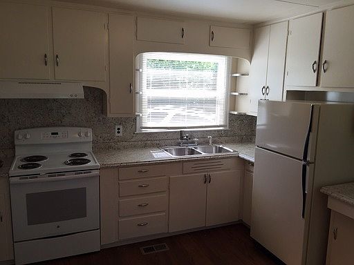 5th image of 1010 Magnolia Ave