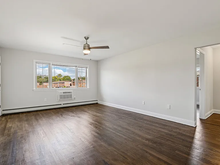 Kings Gardens Apartments — Photo 6