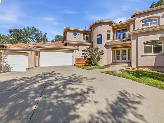 2nd image of 14542 Lake Vista Dr