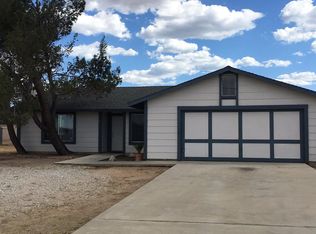 18047 Yucca St, Hesperia, CA 92345