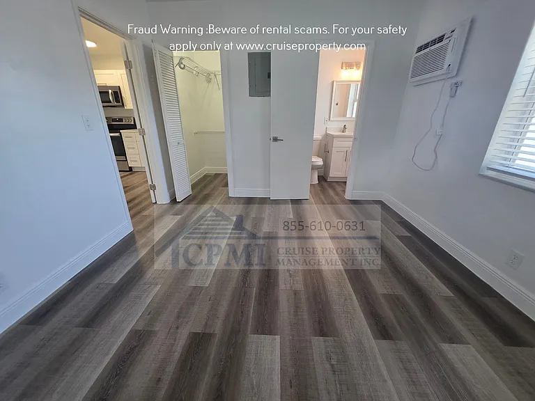 9 SW 10th St — Photo 21