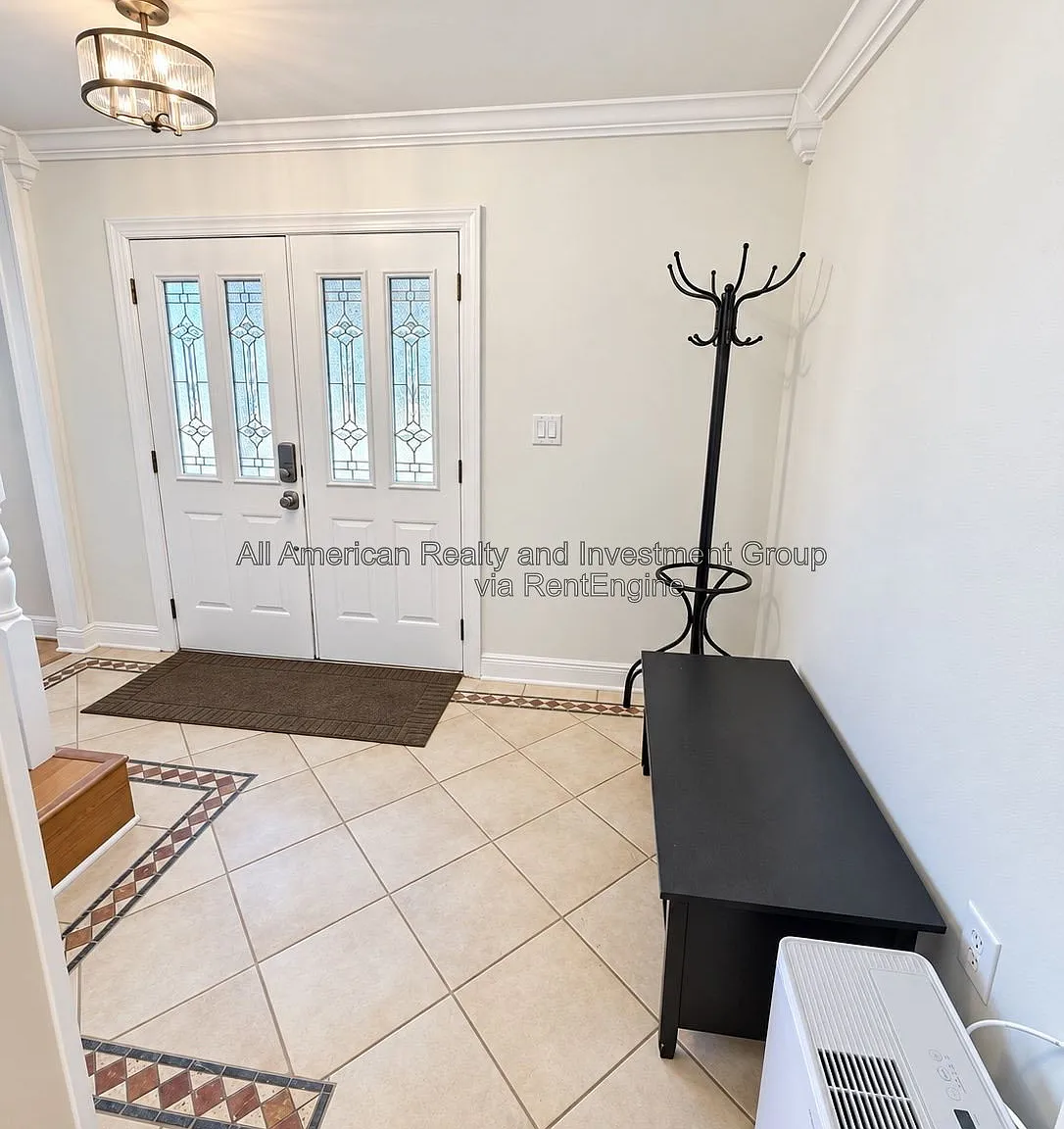 4 bed, 2.5 bath, 2052 sqft, $3,400 — Photo 4