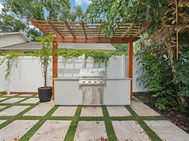 328 W Frierson Ave #1 — Photo 63