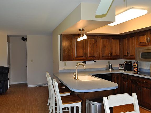 5th image of 2464 E Lake Shore Dr