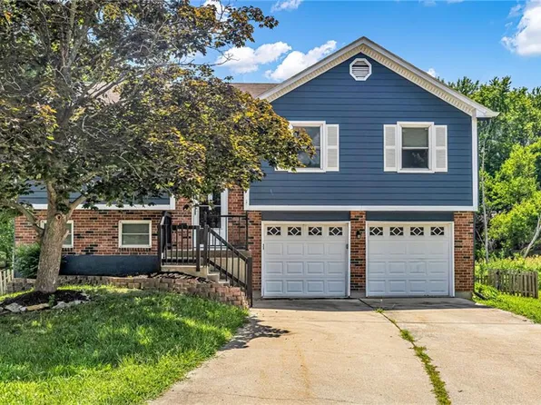 405 SE Onyx Cir, Lees Summit, MO 64063