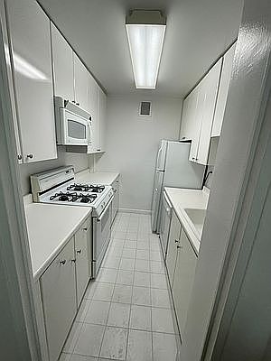 2nd image of 185 E 64th St #2
