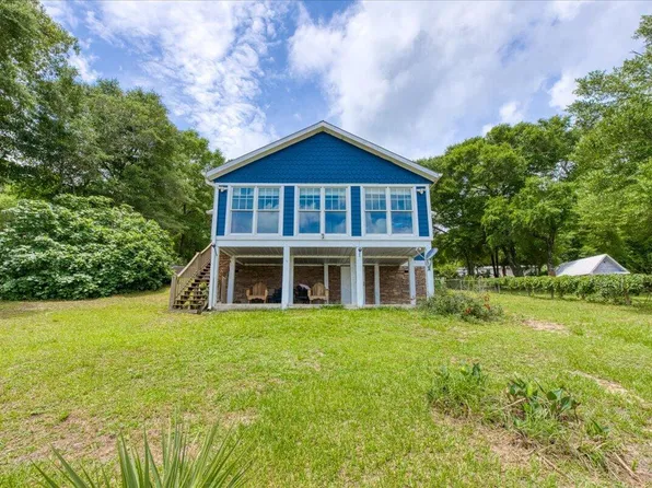 79 Kings Lake Blvd, Defuniak Springs, FL 32433