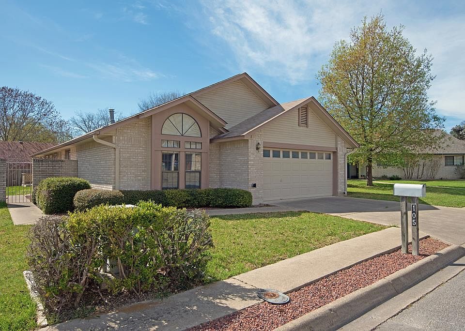 1st image of 105 Aspen Dr