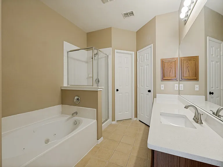 7048 Eagle Vail Dr — Photo 9