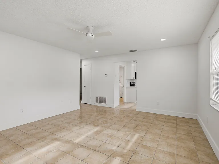 10313 Chalmer St #10315 — Photo 6