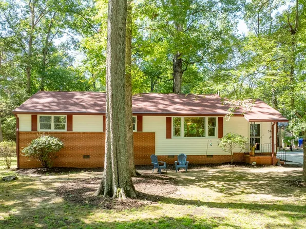 303 Hickory Dr, Chapel Hill, NC 27517