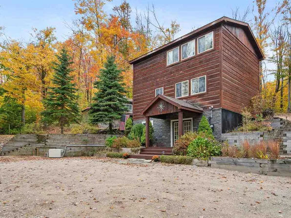 331 Seldon Rd, Petoskey, MI 49770